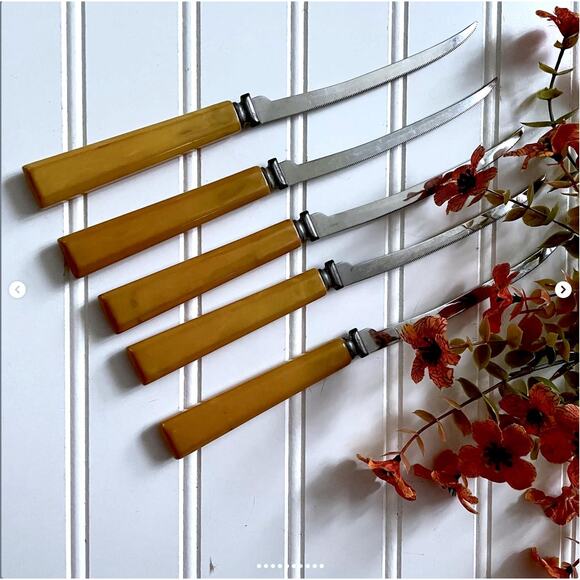 Vintage Butterscotch Bakelite Stainless Steel Flatware Knives Serrated Knife x10 - Picture 5 of 10